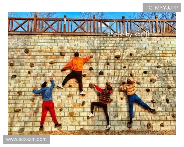 成都攀岩队的包夹战术解析与攀岩热点发展趋势探讨