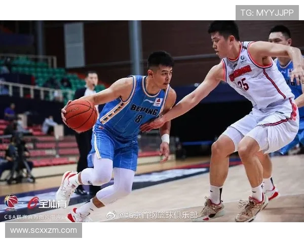 杭州篮球队在城市联赛中以70分稳居积分榜首位，展现强劲实力