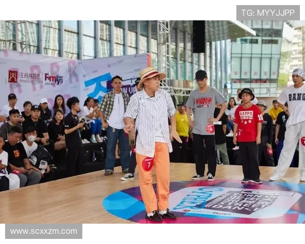 重庆极限运动队在全国街舞大赛中以74分领先积分榜展现强劲实力