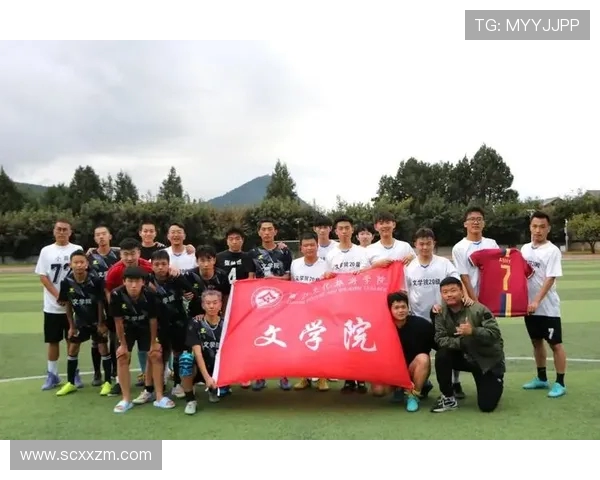 张娜专访：从绿茵场到人生舞台的足球旅程回顾与展望