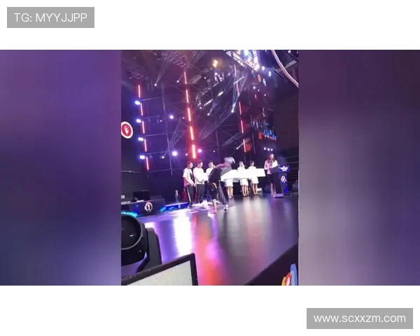 武汉街舞队在世界攀岩锦标赛中的力量与技巧完美结合的精彩点评